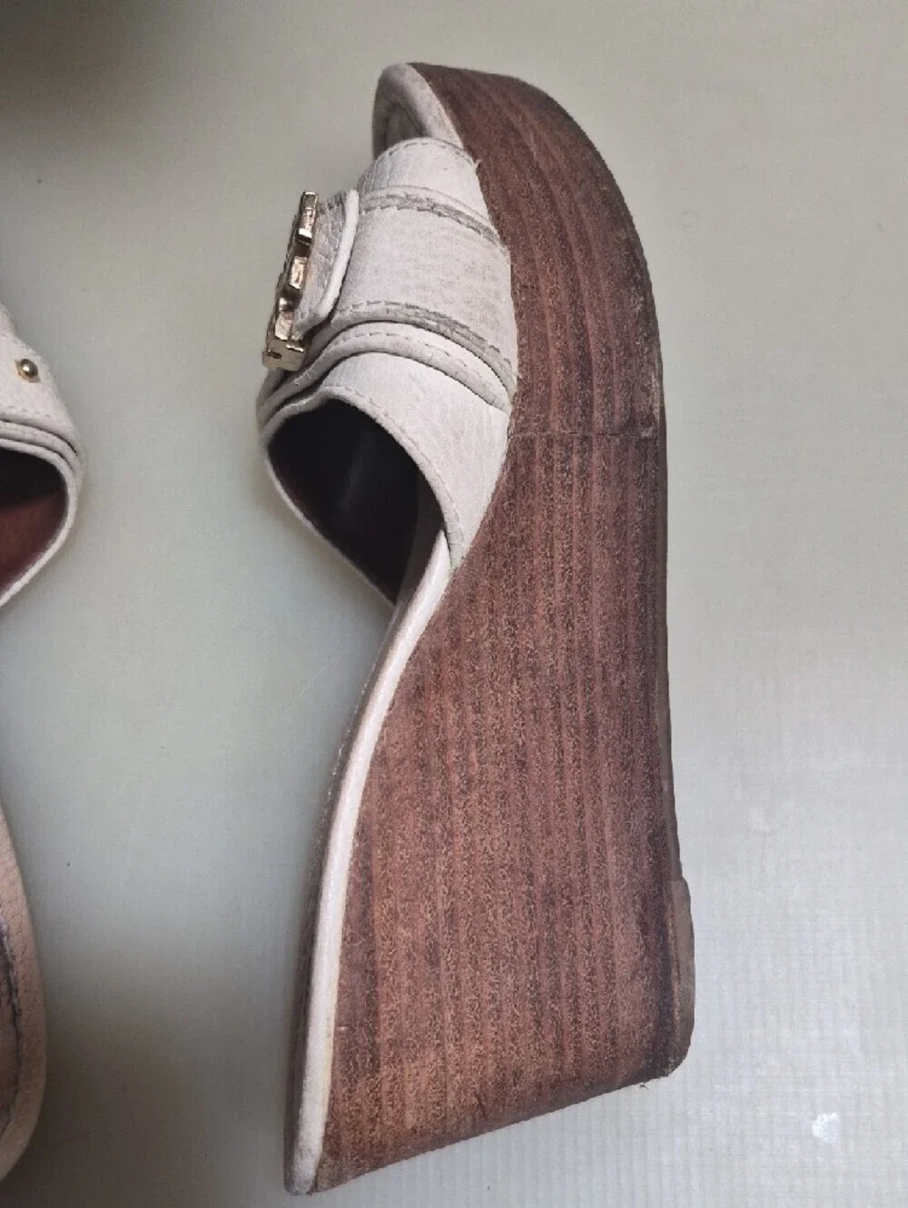 Tory Burch Cream Leather Slide Sandals with Gold Logo